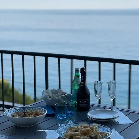 Διαμέρισμα -terrazza Sul Mare- & Parcheggio Privato Varazze