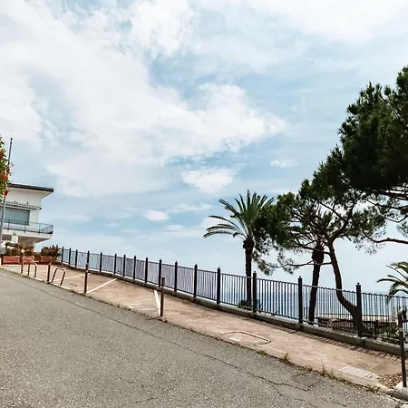 -terrazza Sul Mare- & Parcheggio Privato Διαμέρισμα Varazze