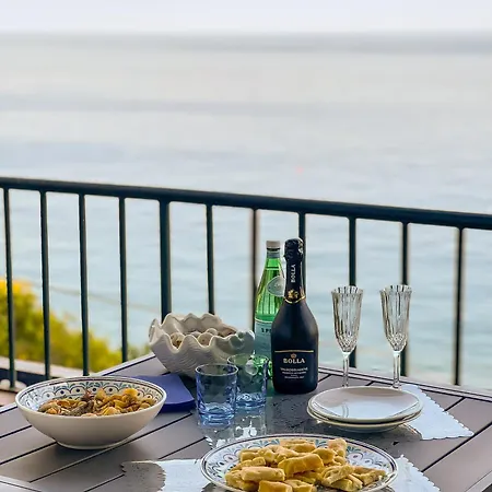 Διαμέρισμα -terrazza Sul Mare- & Parcheggio Privato