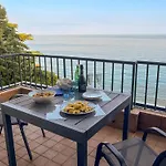 -terrazza Sul Mare- & Parcheggio Privato דירה ואראצה