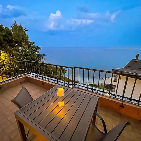 -terrazza Sul Mare- & Parcheggio Privato * 瓦拉泽
